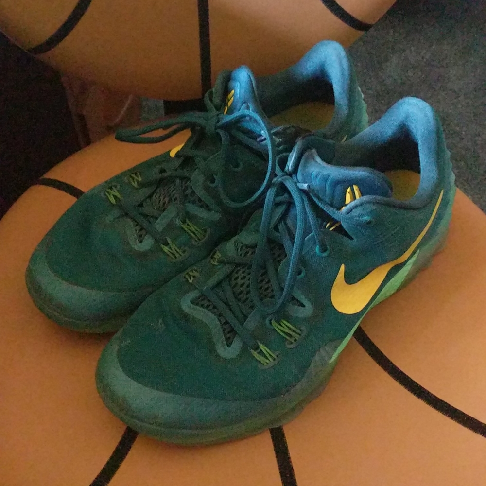 Nike Kobe 5 "venomenon" basketball shoe